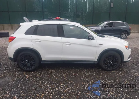 2017 Mitsubishi Outlander Sport 2.0 Es/2.0 Le z USA, uszkodzony, nr VIN JA4AR3AU9HZ067033